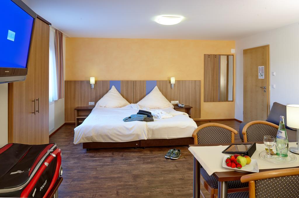 Waldhotel Felschbachhof Ulmet Room photo